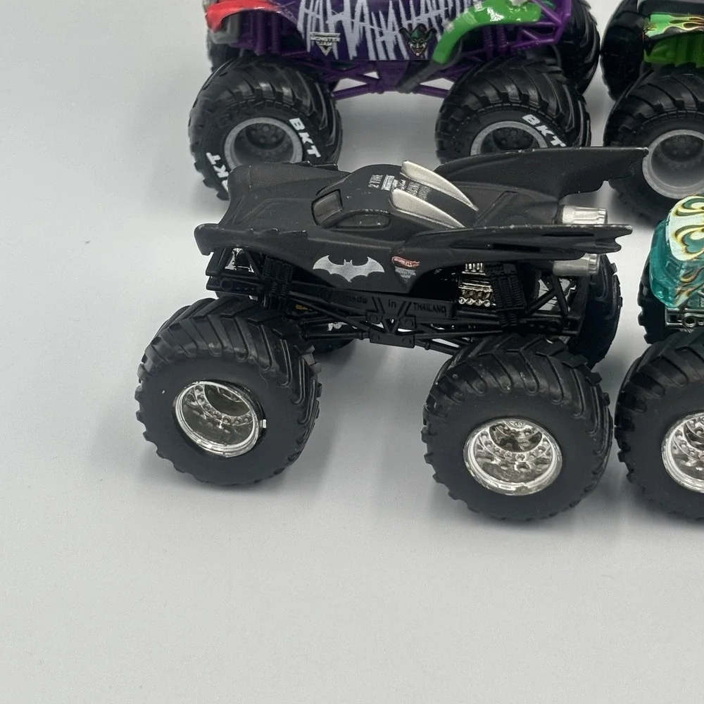 Monster Jam Hot Wheels 1:64 Diecast Truck Lot of 6 Grave Digger Monster‎ Mutt
